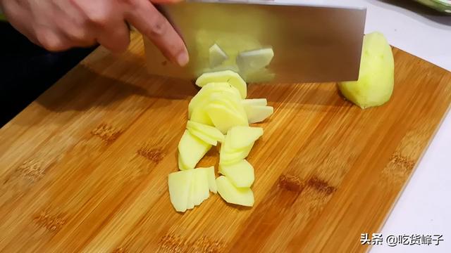 菠菜汁和面怎样做更绿，怎样使菠菜汁和面更绿（让你找回小时候的味道）