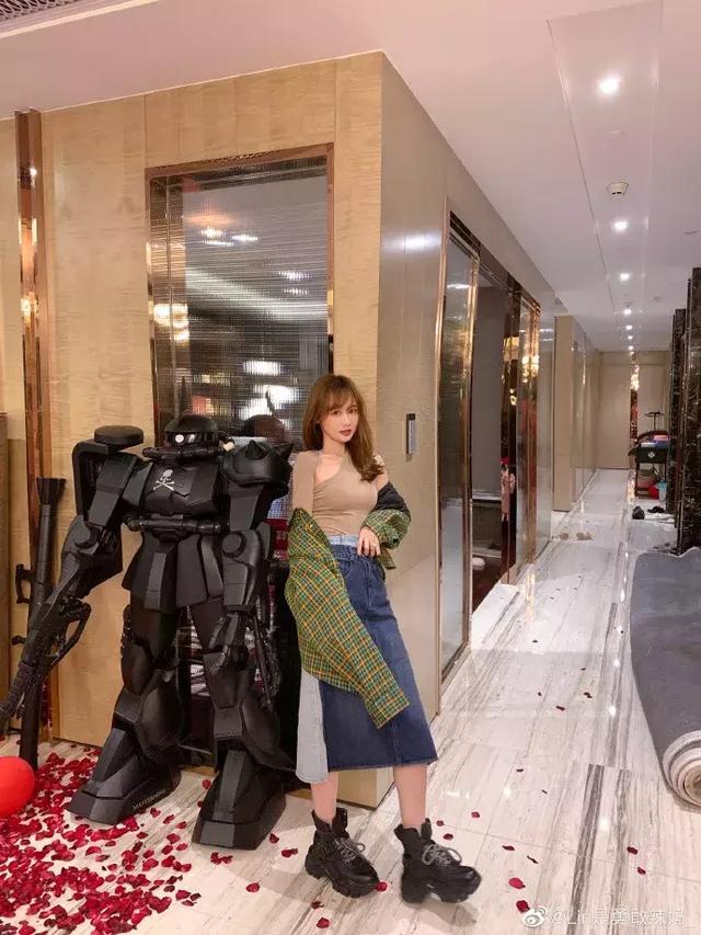 千鸟格什么意思,千鸟格含义是什么(今秋一定要穿格纹) 千鸟格什么意思,千鸟格含义是什么(今秋一定要穿格纹)