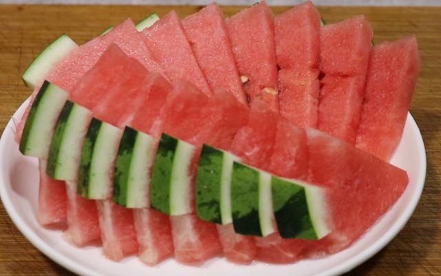 西瓜的花样切法20种，花样切西瓜的方法（最喜欢这3种切法）