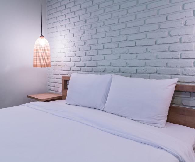 房梁压床有什么说法吗，房梁压着床有什么讲究（农村俗话：一忌门前栽桑）