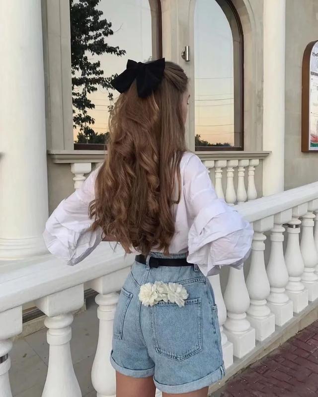 什么发型显脸小显年轻，适合瘦脸的发型（简单易打理的4款发型）