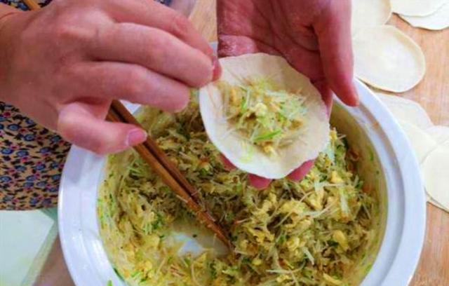 各种饺子馅的做法，各种饺子馅的做法大全图片（分享16种饺子馅调法）