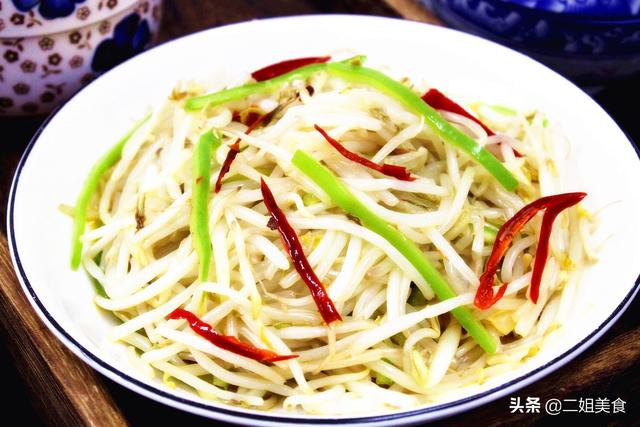 豆芽没炒熟有毒吗，怎么知道豆芽炒熟没（直接下锅炒豆芽就错了）