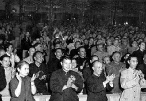 宪法的结构是什么，宪法的结构如何?它有哪些内容（中华人民共和国宪法的发展史2）