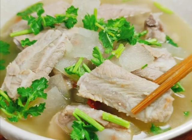 排骨冬瓜汤的做法，玉米排骨冬瓜汤的做法（这样做不仅味道鲜美）