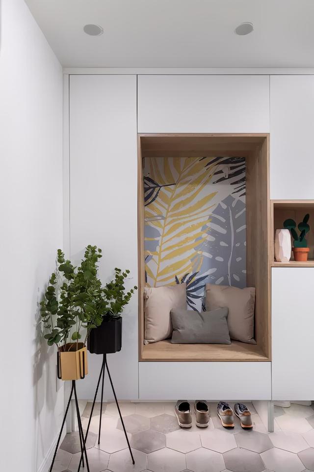 换鞋凳选购的技巧有哪些，换鞋凳买哪种好（衣柜+鞋柜一体设计正流行）