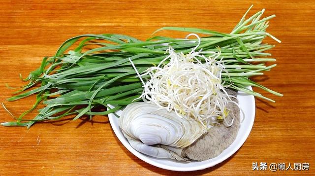 象拔蚌是什么，象拔蚌是什么梗?真正的象拔蚌好吃吗（配上春天的韭菜和豆芽）