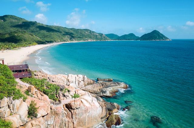 三亚蜈支洲岛好玩吗，三亚蜈支洲岛可以玩什么（三亚旅游不可错过的3个景点）