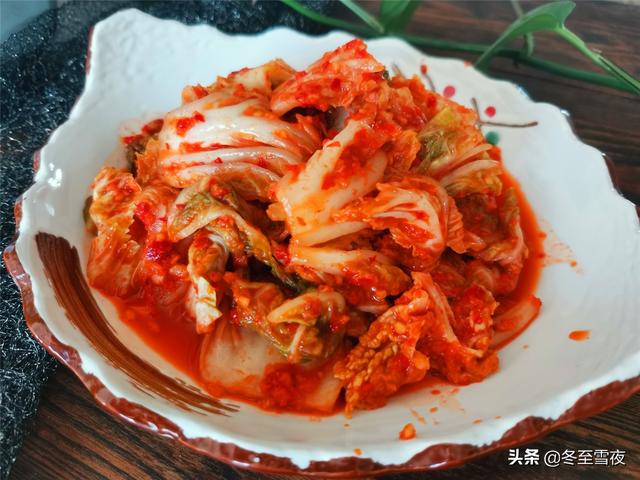 东北酸黄瓜的腌制方法，腌制黄瓜的方法和配方（10道咸菜的腌制方法）