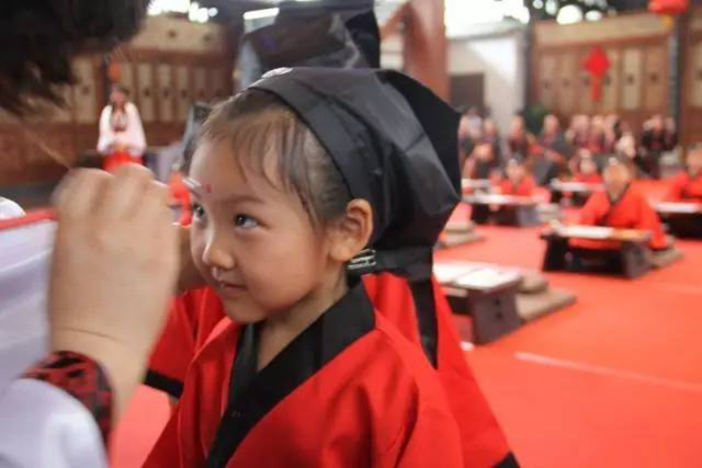 人生四大礼之开笔礼，人生四大礼之开笔礼三拜（中华传统文化传承——人生四大礼）