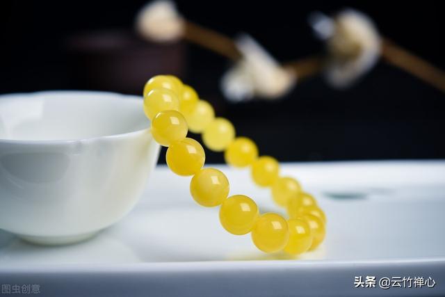 史上最全蜜蜡品种图鉴，看一下你的蜜蜡值不值