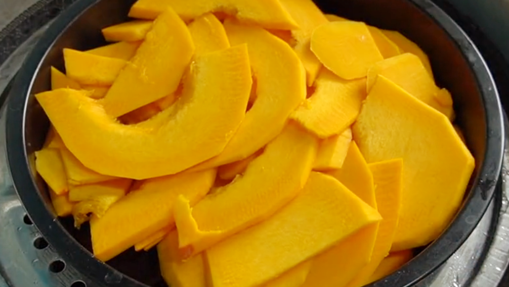 图片[2]-【南瓜芝麻条】做法步骤图 好吃不上火 孩子爱吃-起舞食谱网