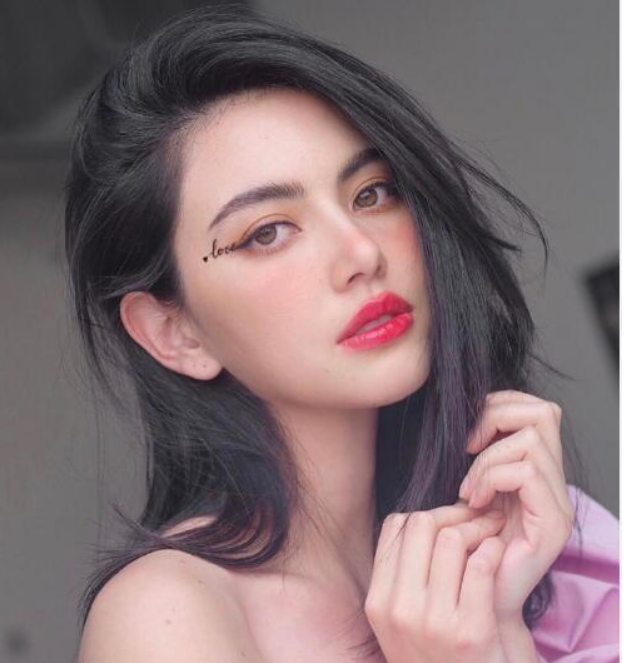泰星mai教化妆，跟着泰星Baifern、Mai、Taew学学斩男妆