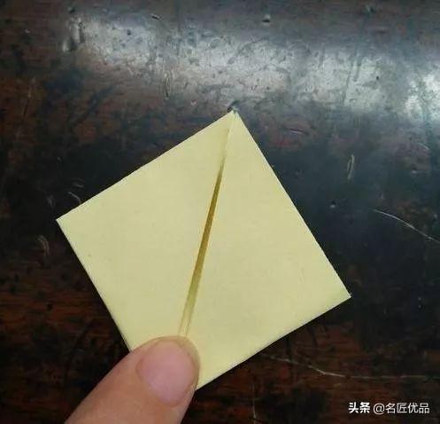 吹气兔子的折法，如何用一张纸折兔子（儿童手工：折纸教程）