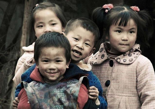 怀孕后喘不上气是男孩，怀孕初期会胸闷喘不上来气吗（13岁男孩已是5个孩子的\