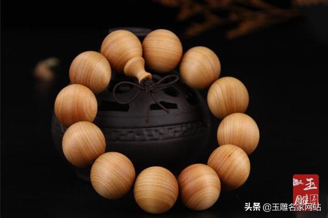 崖柏怎么盘出来漂亮，刚入手的崖柏怎么盘才最漂亮（崖柏手串的盘玩方法讲解）