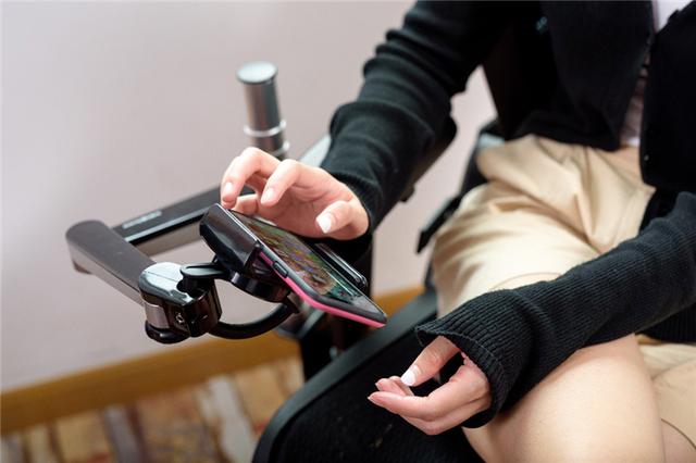 rita电竞椅，rita颜值好高（迪锐克斯电竞椅联手Rita助力女性电竞游戏市场）