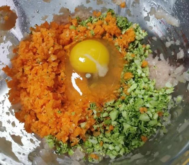 自制猫粮，怎么做简单有营养的猫粮（自制猫粮的简单做法）