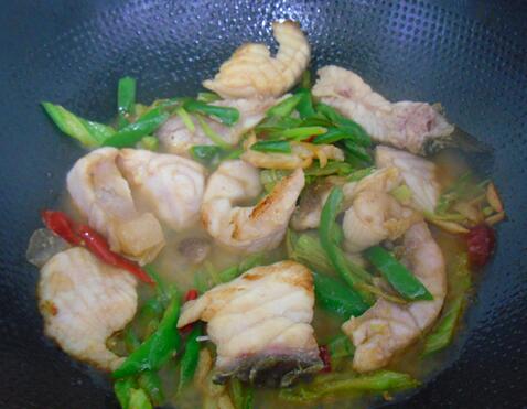 图片[4]-【鲜炒鱼片】做法步骤图 价格比猪肉便宜 隔三差五吃身体好-起舞食谱网