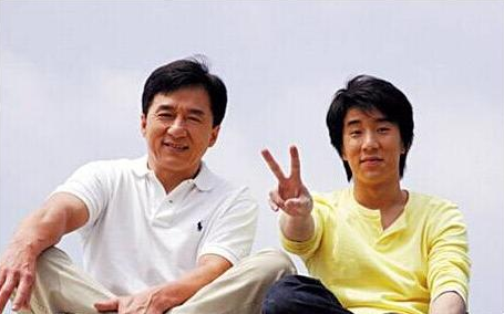 撤侨令一出，陈凯歌进退两难的美籍儿子，终"败"给成龙儿子房祖名