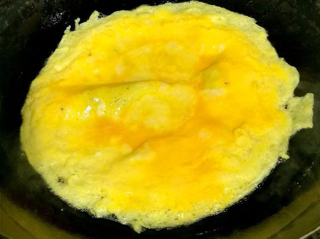四川腊肠的吃法，四川正宗麻辣腊肠的家常做法（川味腊肠不要直接下锅炒）