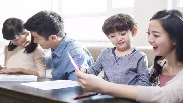 白脸红脸代表什么，红脸和白脸代表什么（父母中谁唱“红脸”谁唱“白脸”）