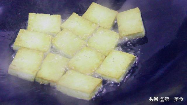 家常炒豆腐这样做真好吃营养丰富，厨师长教你豆腐这样炒