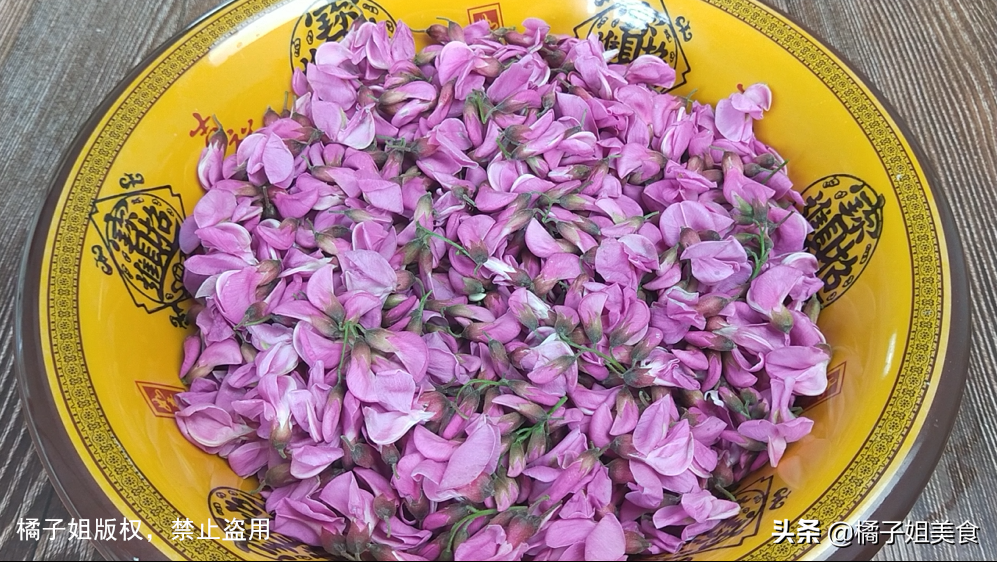 圖片[1]-【清蒸洋槐花】做法步驟圖 一看就會 香味十足-起舞食譜網(wǎng)