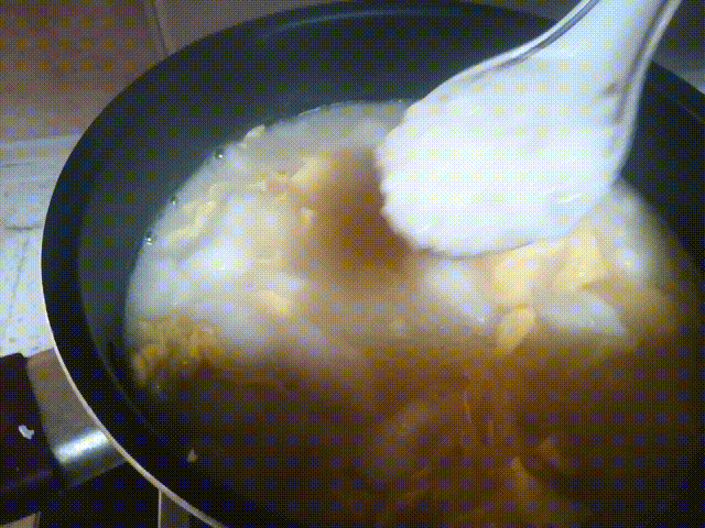 醪糟粉子蛋怎么做，醪糟蛋怎么做（不妨来款好吃的醪糟甜品）