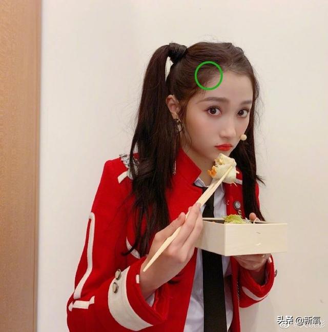 发际线粉会堵塞毛孔吗，发际线粉的危害（关晓彤才23岁就秃了）