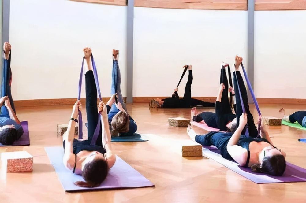 专业瑜伽教练培训（瑜伽教培有用吗）