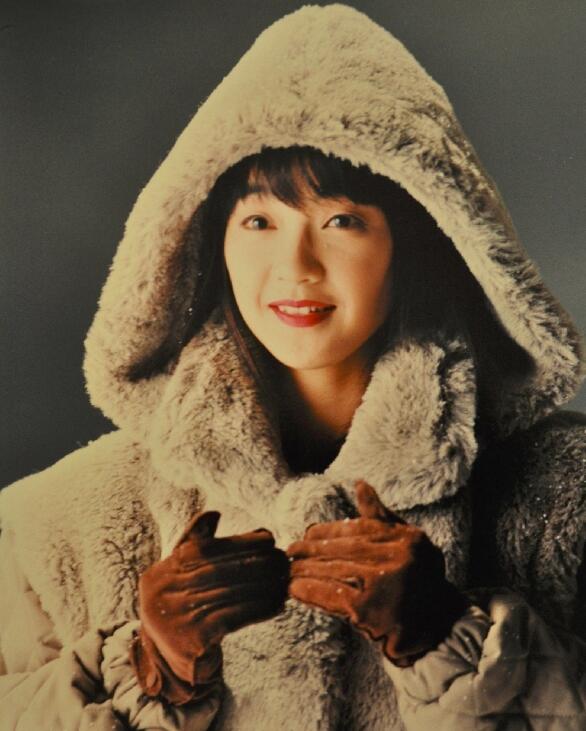 《人生何处不相逢》的监制是欧丁玉,而这个男人是陈慧娴的男朋友,两人