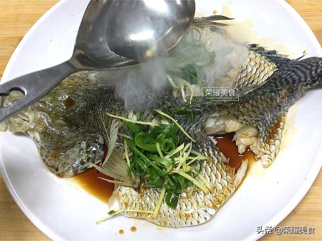 花斑鱼怎么做好吃，花斑鱼切片怎么做（加盐和料酒就错啦）