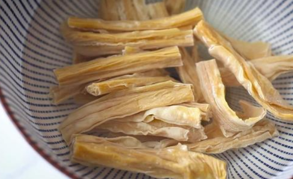 水质硬怎么软化，水质变软最简单办法（腐竹别直接用水泡）