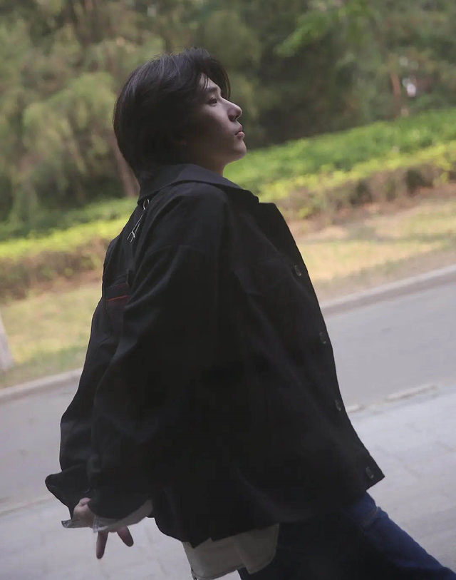 撒野来一波~，微信头像，撒野来一波~（颜值变化大疑整容）