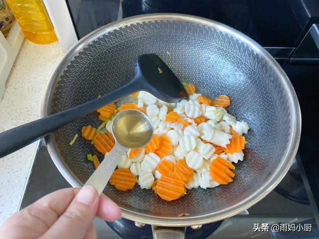 清炒淮山做法图解 教你做最简单的清炒淮山，清炒淮山做法图解（清炒山药别再焯水了）