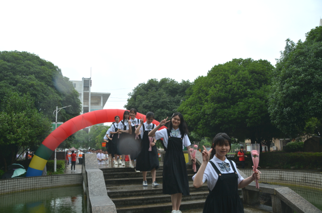 成人礼祝福短语，成人礼简短祝福语（以梦为马）