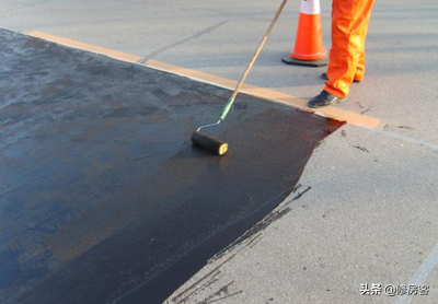 屋顶防水材料有哪些，屋顶防水材料有哪些?常见高品质防水材料介绍!（关于屋面防水材料的分类及其优缺点）