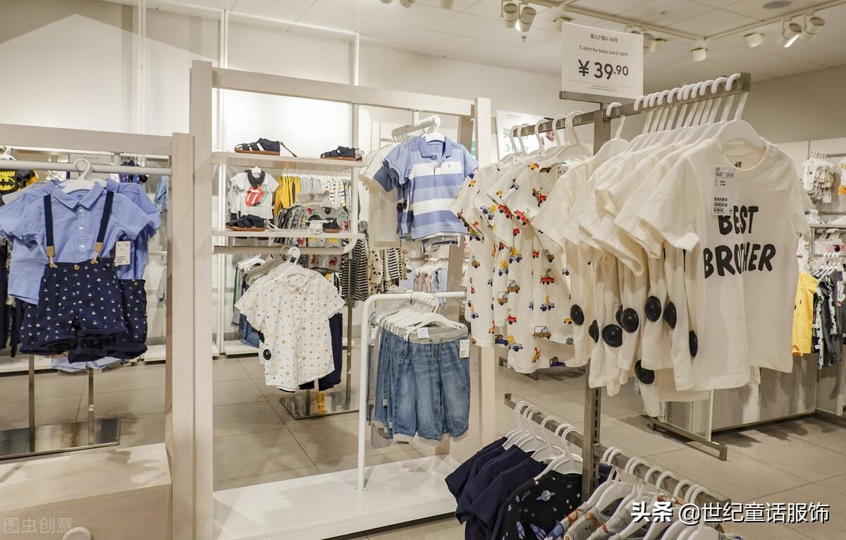 夏天衣服什么时候便宜一点，实体服装店换季时间