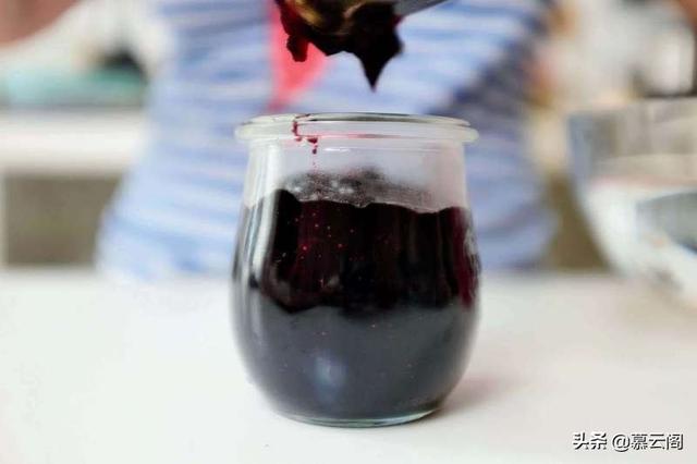 果酱的制作方法，枇杷果酱的制作方法（就能轻松在家做出好吃的果酱）