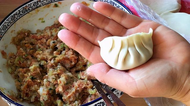 饺子煮多长时间，饺子煮多久（3种“福气馅”饺子别忘端上桌）