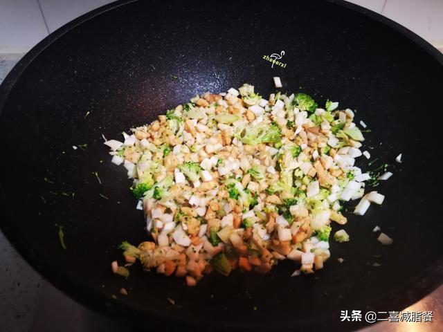 黑米的热量是多少，黑米热量多少卡（口感似鲍鱼而著称的菇类）