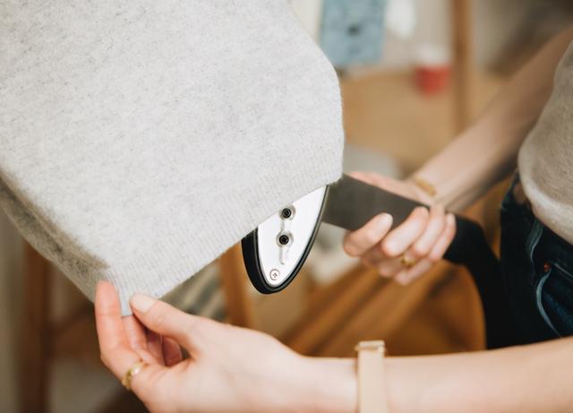 蒸汽熨斗到底要不要贴着衣服，如何用挂烫机正确地挂烫