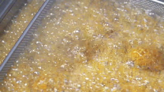 扛把子念kang还是gang呢，扛把子怎么读gang（蛙小侠，内讧了）