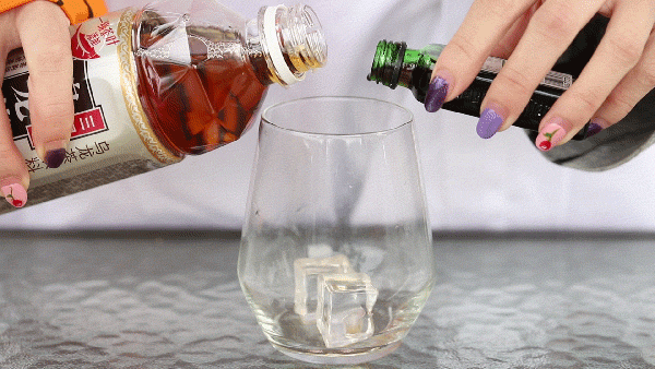 野格什么味道，百威加野格什么味道（人间不值得，教你喝野格）