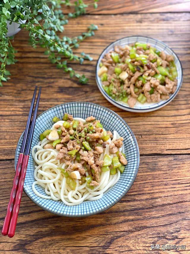 青椒肉丝打卤面，非常下饭的捞面卤（自制家常青椒肉丝打卤面）