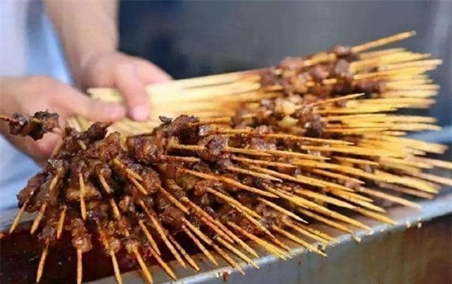 烧烤需要准备什么东西，烧烤需要买些什么东西（实用烧烤清单，拿走不谢）