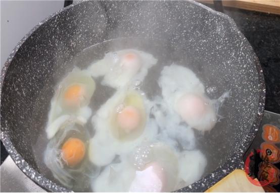 水煮荷包蛋的做法，3种方法水煮荷包蛋（原来水煮荷包蛋这么简单）