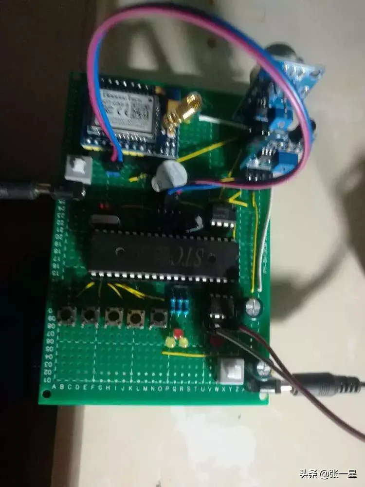 单片机双色led 用单片机控制双色闪烁的LED灯，所以说单片机真的无所不能