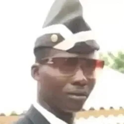 QQ经典沙雕头像/ 男的再拽也是女的下的崽微信，QQ经典沙雕头像/ 男的再拽也是女的下的崽（搞笑沙雕头像，你敢用吗）